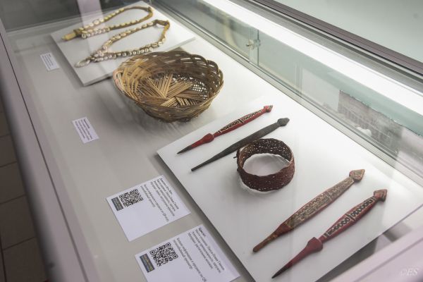 экспонаты выставки экспедиции трех веков